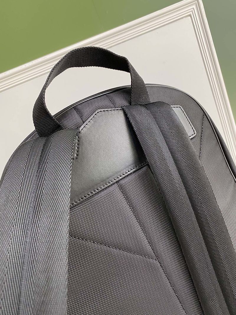 入手困難☆バーバリー☆ラージネヴィス バックパックスーパーコピー Bal16759高い品質