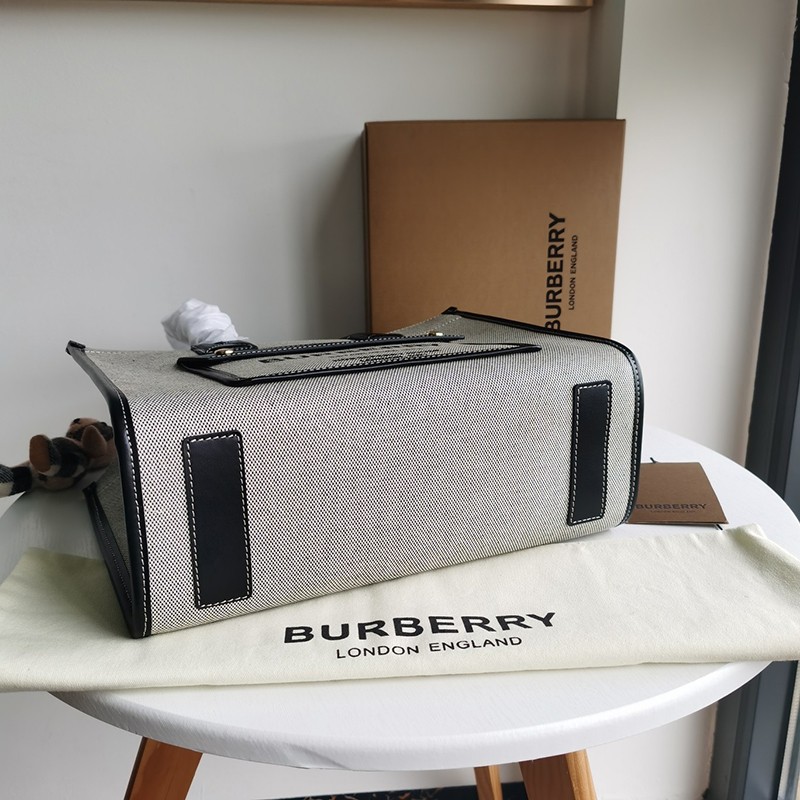 秋冬新作バーバリー トートバッグ 偽物 スモール SM NEW TOTE Bat07930最高級