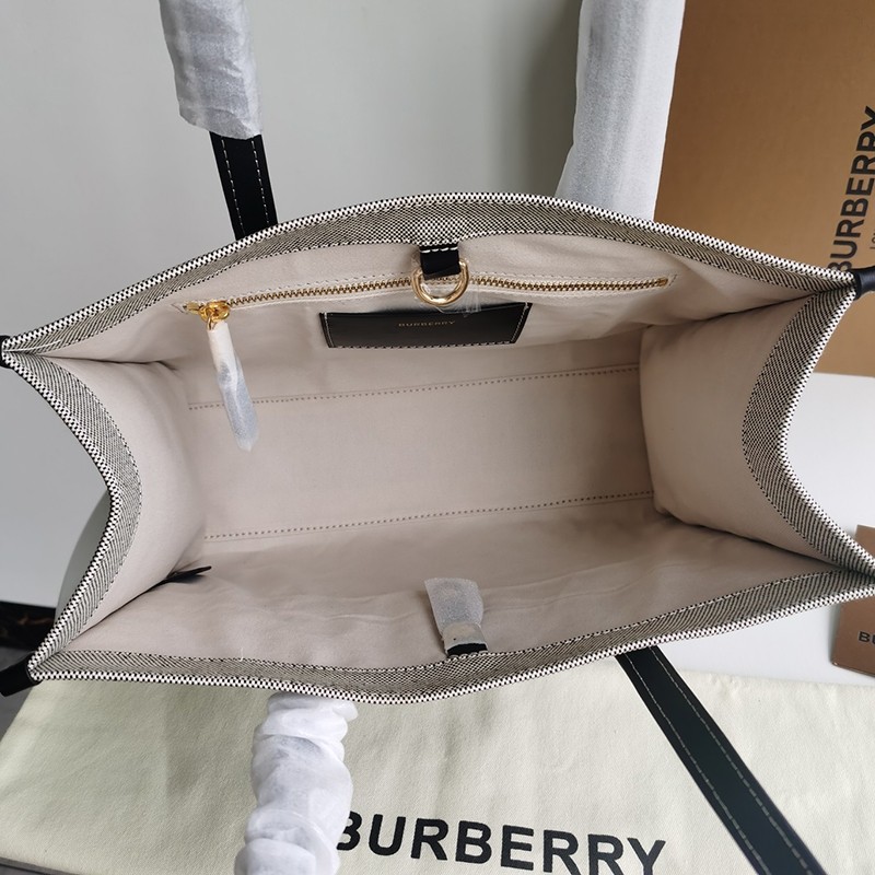 秋冬新作バーバリー トートバッグ 偽物 スモール SM NEW TOTE Bat07930品質保証
