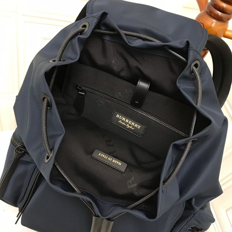 一目惚れ♪バーバリー プローサム チェーン バックパック スーパーコピー Bay40252N級品