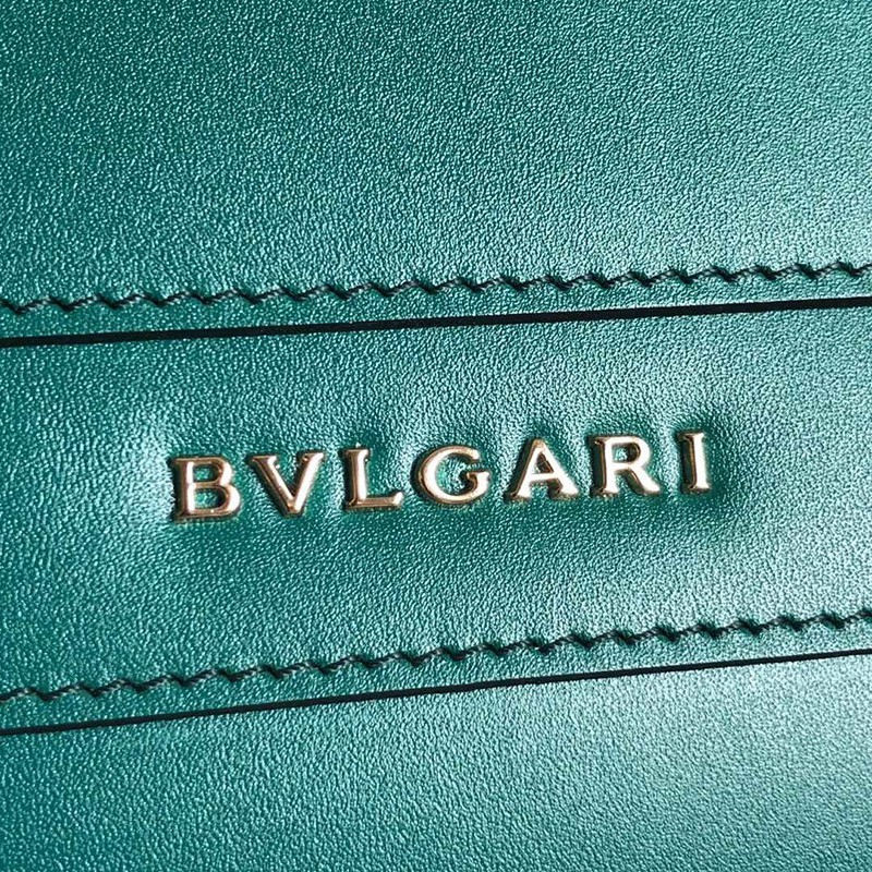 《大人気》【ブルガリ コピー】新色! SERPENTI FOREVER ナッパ ハンドバッグ Buh54789代引きを販売