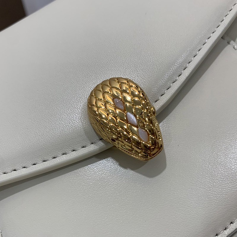 人気急上昇【ブルガリ】新色! SERPENTI FOREVER 白 ナッパ ハンドバッグ コピー Buj11725最高級