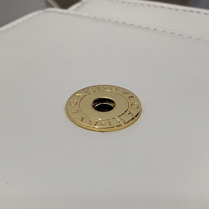 人気急上昇【ブルガリ】新色! SERPENTI FOREVER 白 ナッパ ハンドバッグ コピー Buj11725N級品