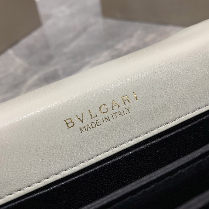 人気急上昇【ブルガリ】新色! SERPENTI FOREVER 白 ナッパ ハンドバッグ コピー Buj11725代引きを販売