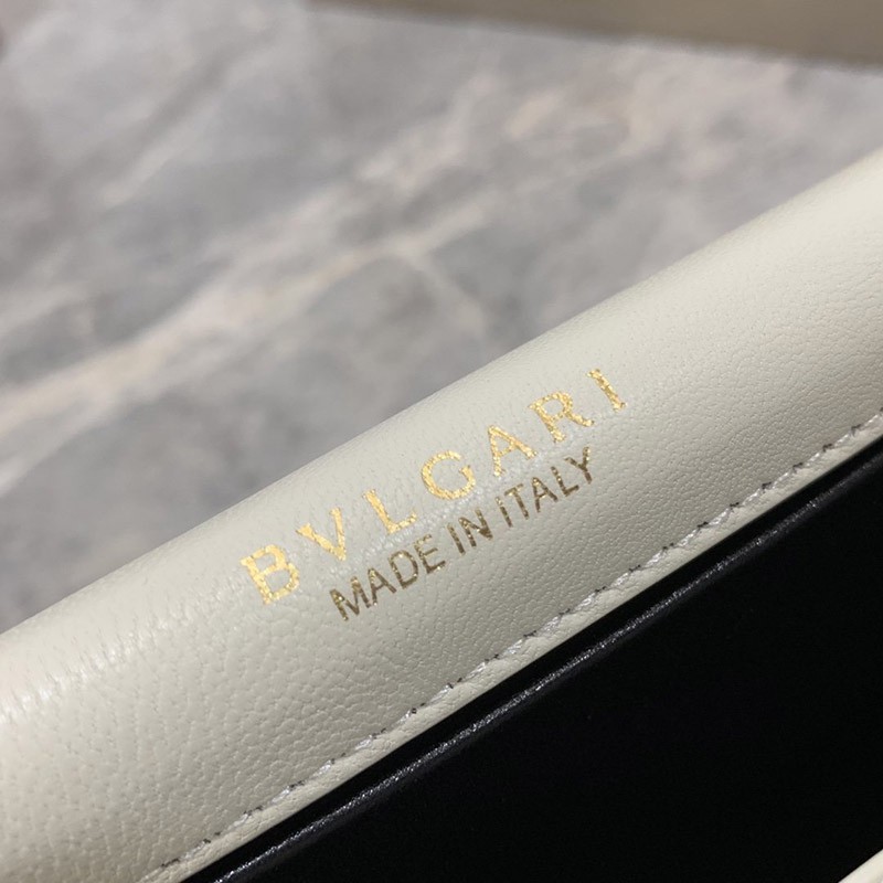 送料込【ブルガリ】新色! SERPENTI FOREVER 白 ナッパ ハンドバッグ Buy87368代引きを販売