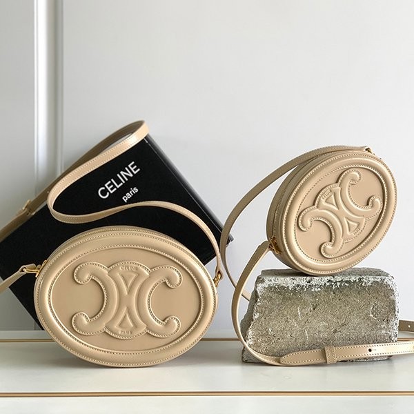 すぐ届くセリーヌ OVAL SHOULDER CLUTCH トリオンフ コピーブランド Cef35437