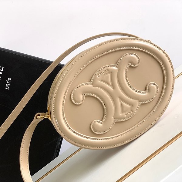すぐ届くセリーヌ OVAL SHOULDER CLUTCH トリオンフ コピーブランド Cef35437通販