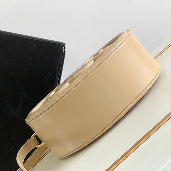 すぐ届くセリーヌ OVAL SHOULDER CLUTCH トリオンフ コピーブランド Cef35437人気