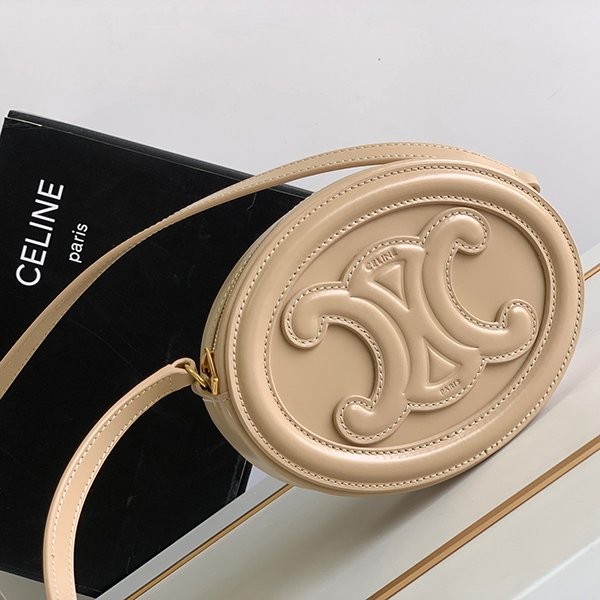 すぐ届くセリーヌ OVAL SHOULDER CLUTCH トリオンフ コピーブランド Cef35437N級品