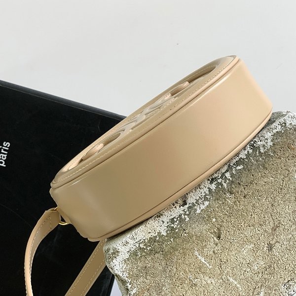 すぐ届くセリーヌ OVAL SHOULDER CLUTCH トリオンフ コピーブランド Cef35437100%安全に到着