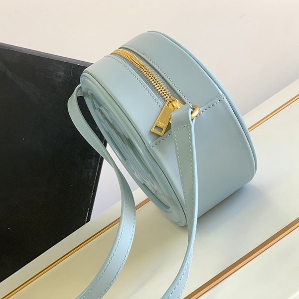 入手困難セリーヌ コピー通販 OVAL SHOULDER CLUTCH トリオンフ 101703DPQ Cem49642N級品