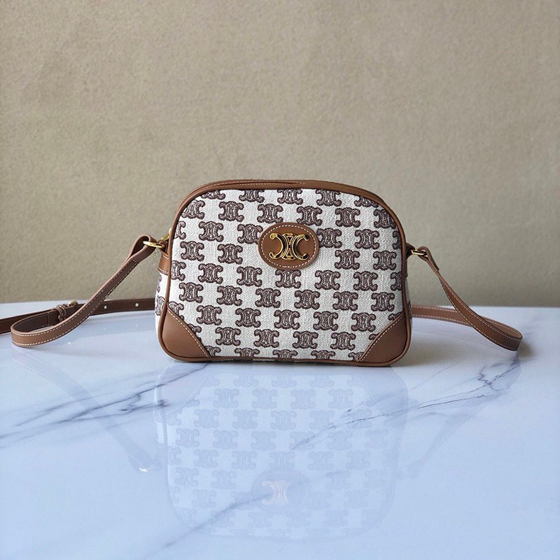 国内完売☆セリーヌ ショルダーバッグ コピー カメラバッグ トリオンフの刺繍 194332CS819BR
