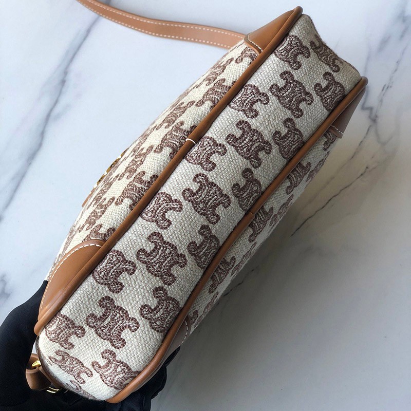国内完売☆セリーヌ ショルダーバッグ コピー カメラバッグ トリオンフの刺繍 194332CS819BR人気