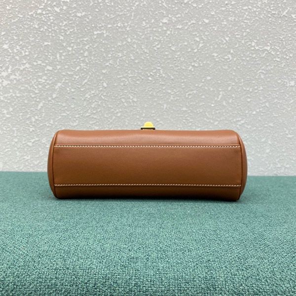 一目惚れ♪セリーヌ ティーン ソフト16 偽物 スムースカーフスキン タン 196853CR404LU高い品質