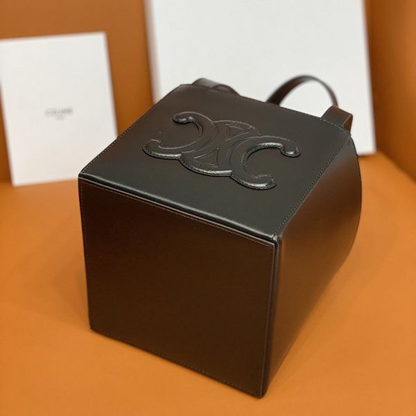 使い勝手の良さ セリーヌ トートバック 偽物 トリオンフ キャンバス タン Ceb25808100%安全に到着