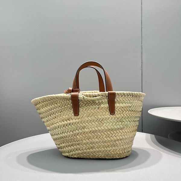 大人気!!新色セリーヌ ティーントリオンフ クラシックバスケット コピー Ceb81718高い品質