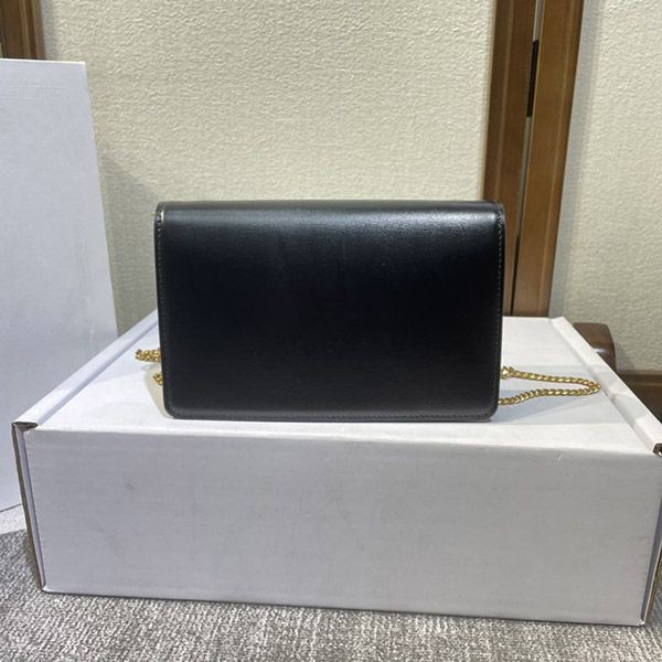 セリーヌ ティーン キュイル トリオンフバッグ コピー ブラック Cee87154高い品質
