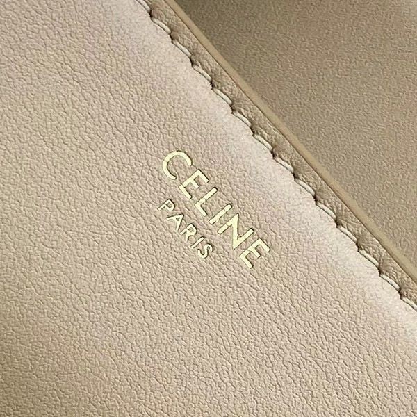 春夏新作セリーヌ 16（セーズ） コピー ミディアム ショルダーバッグ カーキ【3サイズ】 Cee92537品質保証