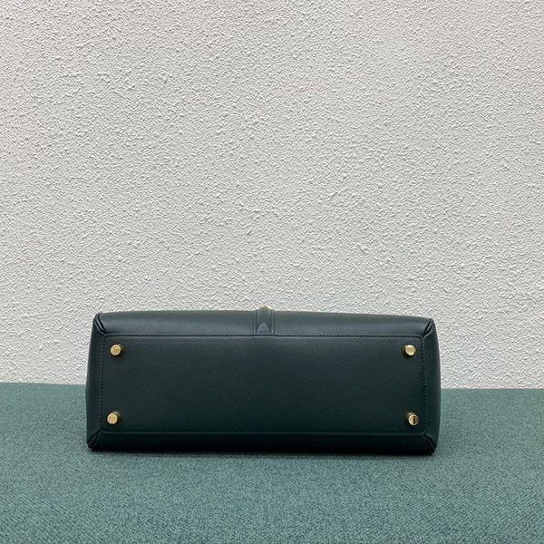 ☆超人気☆セリーヌ 16（セーズ） 偽物 ミディアム ショルダーバッグ グリーン【3サイズ】 Cem85504N級品