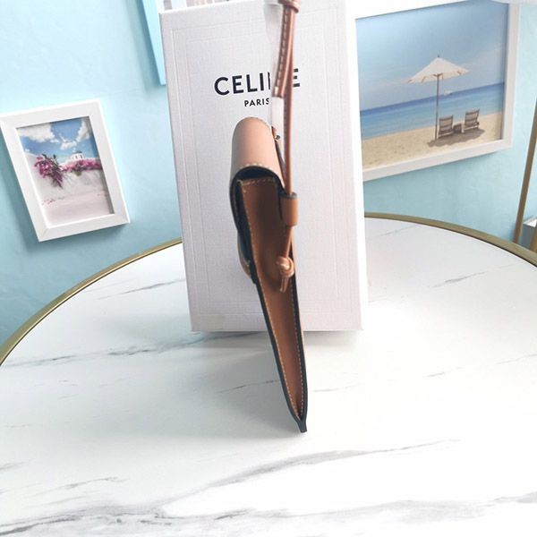 定番セリーヌ フラップ付きモバイルポーチ 偽物/ ラムスキン Cep52204激安送料無料