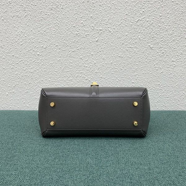 最高級！セリーヌ コピー 16（セーズ） ミディアム ショルダーバッグ ブラック①【3サイズ】 Cep96144N級品