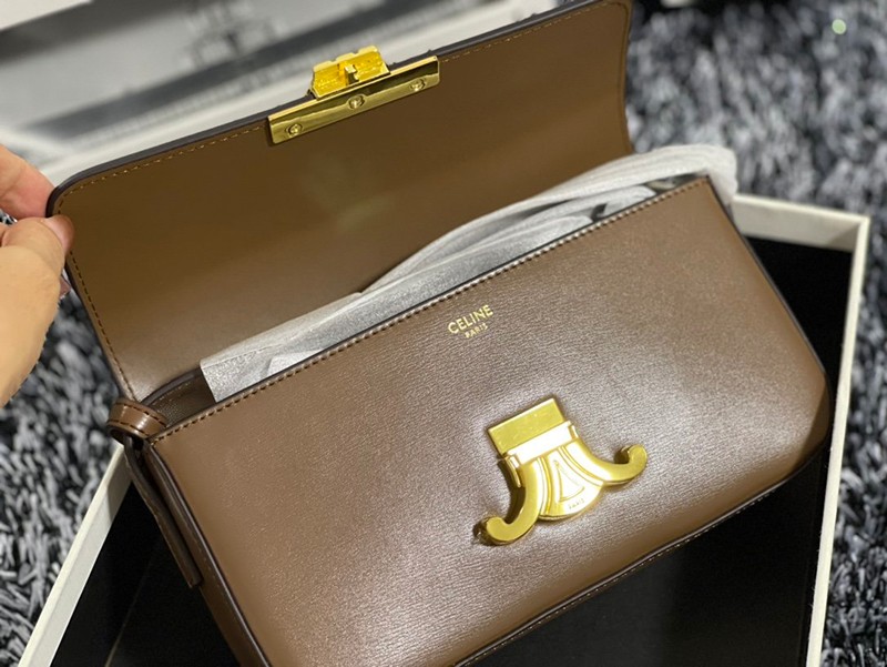 日本未入荷【セリーヌ ショルダーバッグ コピー】トリオンフ ショルダーバッグ 茶色 Ces06930最高級
