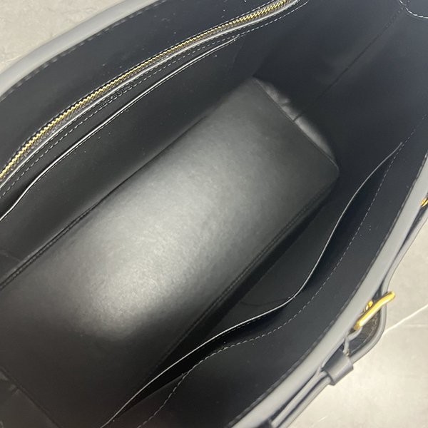 大人気!!新色!! セリーヌ ハンドバッグ コピー通販 即発送 Cex64109人気