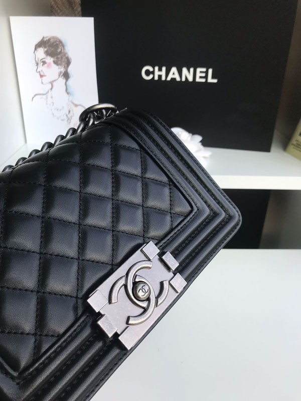 【奇跡の再入荷！即発送】シャネル ボーイ シャネル ショルダーバッグ スーパーコピー sha43272高い品質