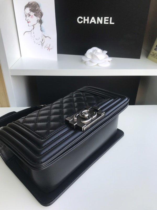 【奇跡の再入荷！即発送】シャネル ボーイ シャネル ショルダーバッグ スーパーコピー sha43272人気