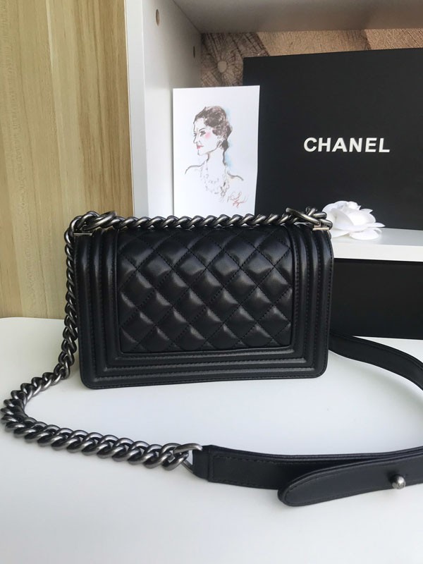 【奇跡の再入荷！即発送】シャネル ボーイ シャネル ショルダーバッグ スーパーコピー sha43272最高級
