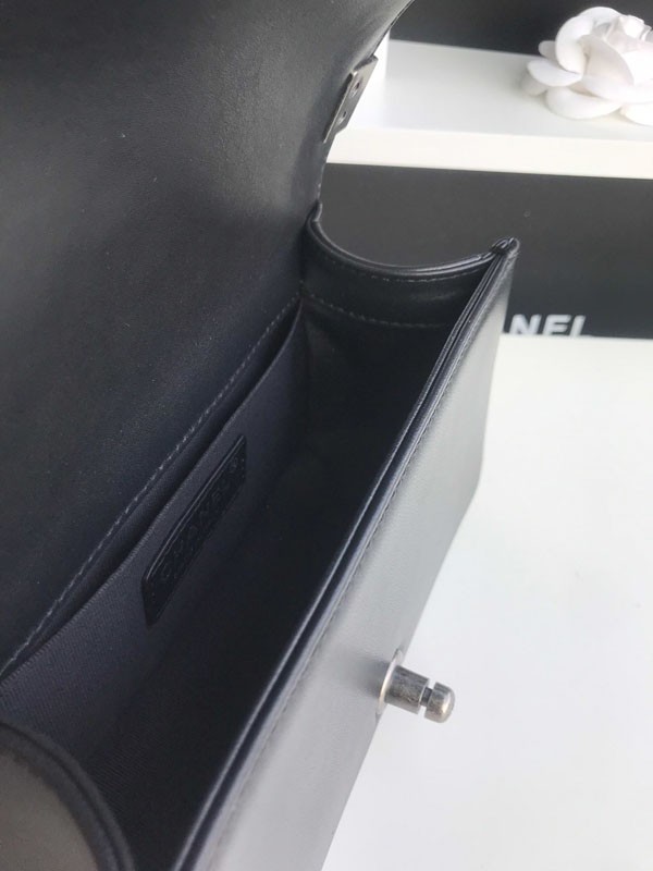 【奇跡の再入荷！即発送】シャネル ボーイ シャネル ショルダーバッグ スーパーコピー sha43272代引きを販売