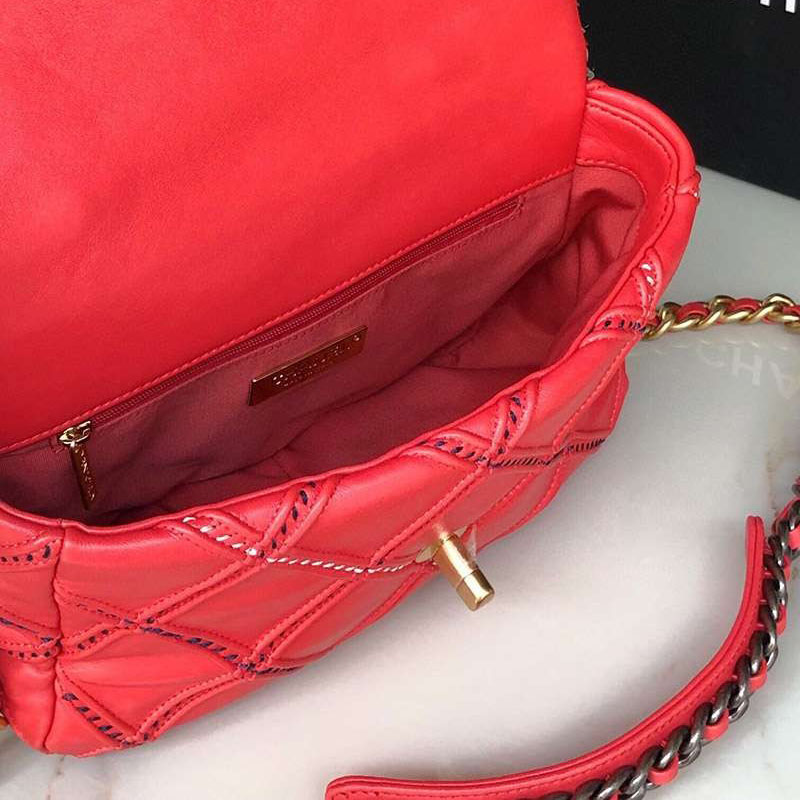 世界中で大人気♪ シャネル チェーン ショルダーバッグ 偽物 she48267代引きを販売