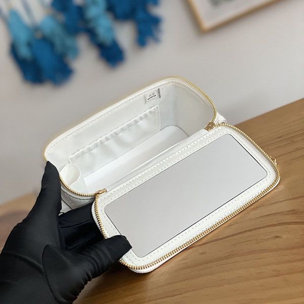 最安値挑戦 シャネル ヴァニティー ケース 偽物 she82123品質保証