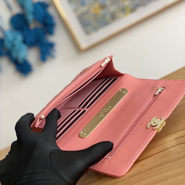 目を惹くカラー シャネル ミニサイズ 19cm ハンドバッグ 偽物 shj75436最高級