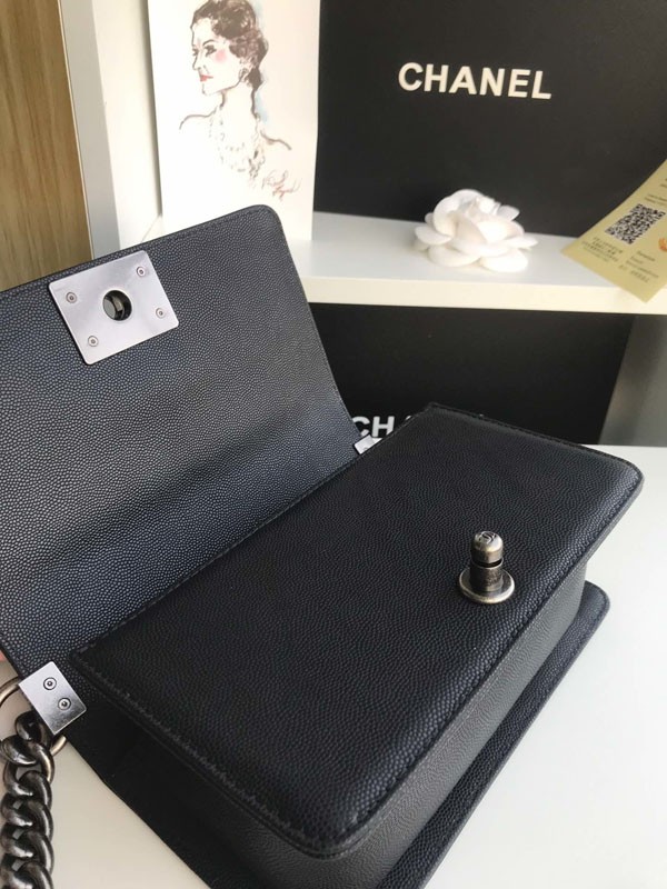 欲しい♡超限定♪ シャネル 偽物  ボーイ シャネル ショルダーバッグ shu37036N級品
