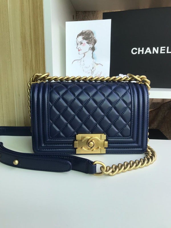 【奇跡の再入荷！即発送】シャネル コピーマトラッセ ボーイ シャネル ショルダーバッグ shw35268