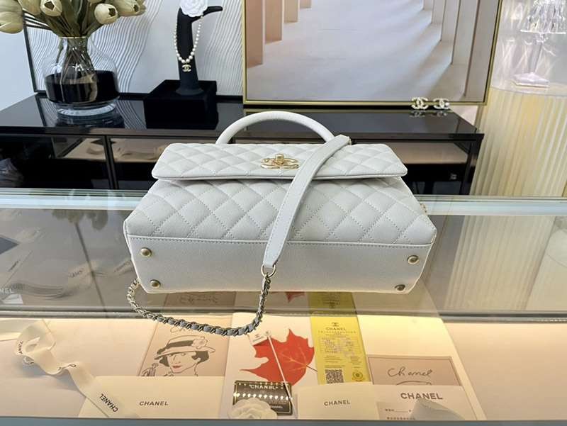 春夏新作 シャネルココハンドル コピー キャビアスキン ショルダーバッグ 高品質♪ shz51610人気