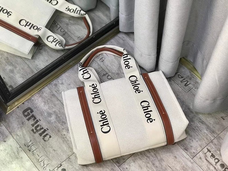 ブランドクロエ ウッディ 偽物 ミディアム トートバッグ 2モデルサイズ CHC21US383E6690U人気