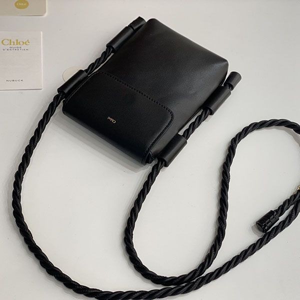 目を惹くカラー クロエ KEY スマホポーチ シャイニーカーフスキン製フラップ付き chm99259高い品質