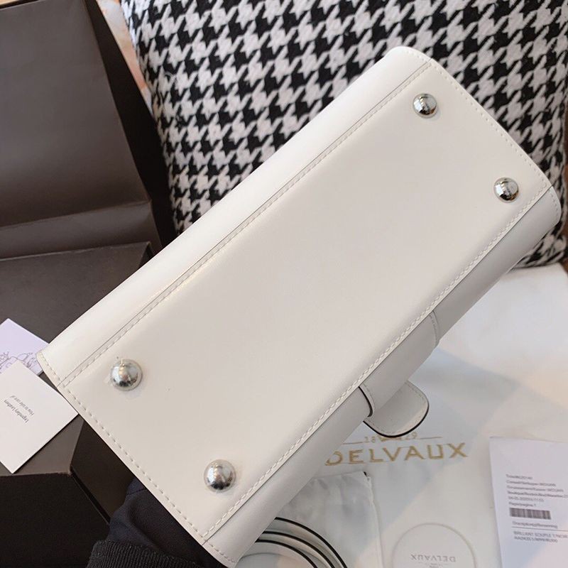 大人気！【デルボー ハンドバッグ コピー】ブリヨン Ivoryステッチ ミディアムハンドバッグ Deg55640人気