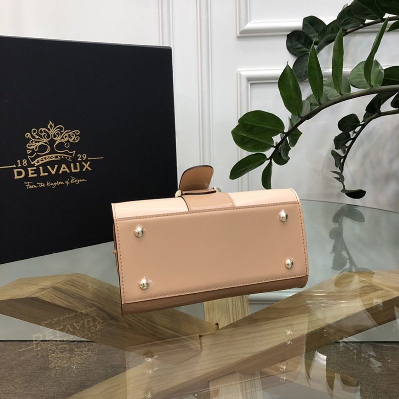 最安値挑戦 デルボー カーフスキン 偽物 ブリヨン ショルダー ハンドバッグ Det70781高い品質