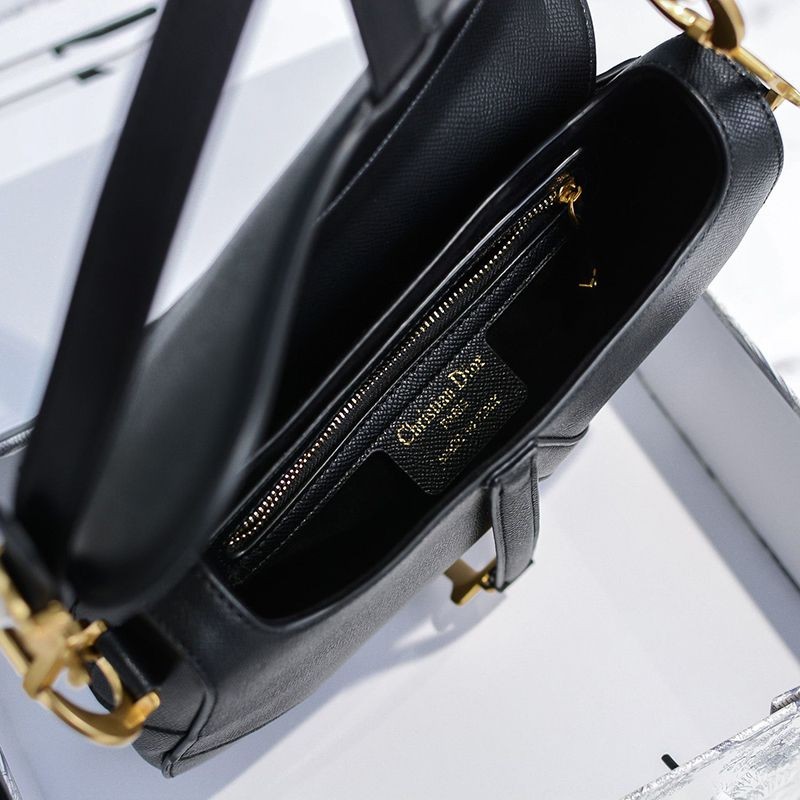 大人気 ディオールアンドショーンサドルバッグ偽物 M0446CCEH_M900通販