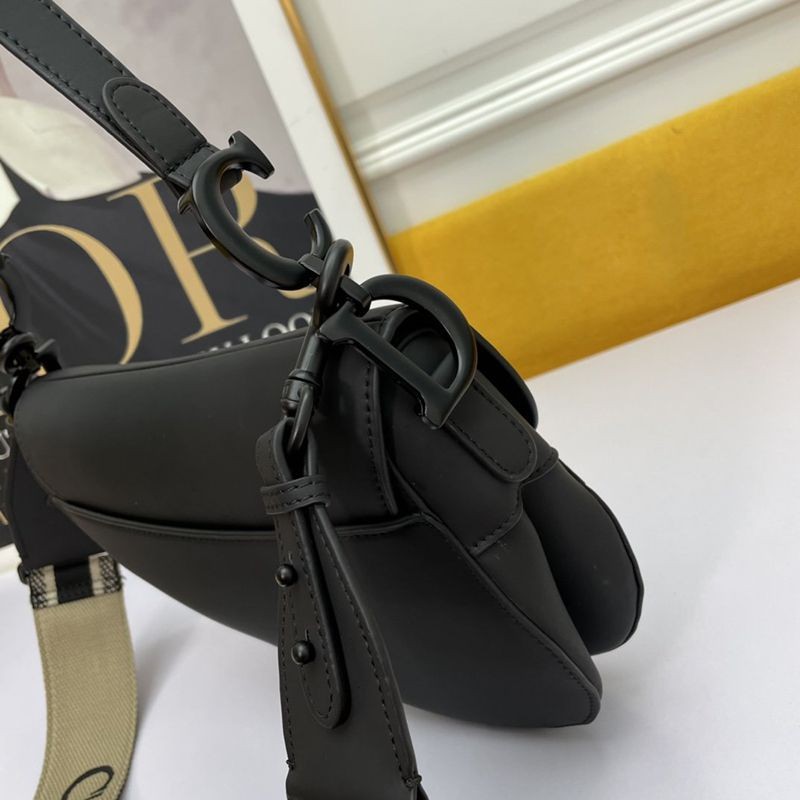 目を惹くカラーディオール ラテカラー サドルバッグコピー ウルトラマットカーフスキン M0446SLLO_M989激安送料無料