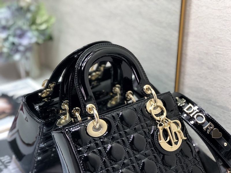 レディ ディオール スモールハンドバッグ偽物 カーフスキン ショルダー M0531OWCB_M900高い品質