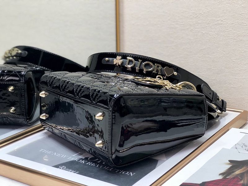 レディ ディオール スモールハンドバッグ偽物 カーフスキン ショルダー M0531OWCB_M900最高級