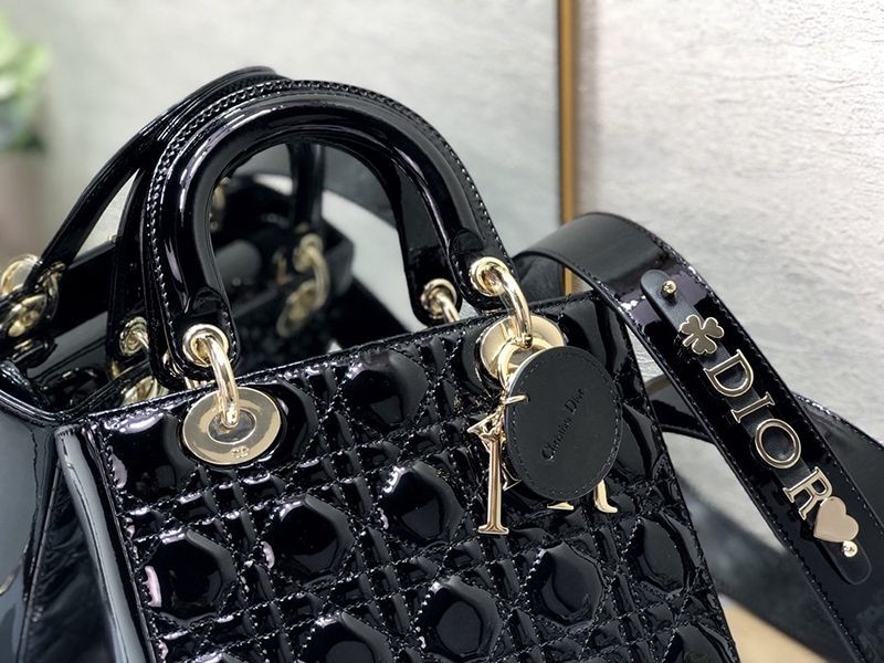 レディ ディオール スモールハンドバッグ偽物 カーフスキン ショルダー M0531OWCB_M900N級品