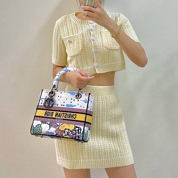 大人気！ディオール レディ D-ライト コピー ミディアムバッグ M0565NRVO_M941高い品質