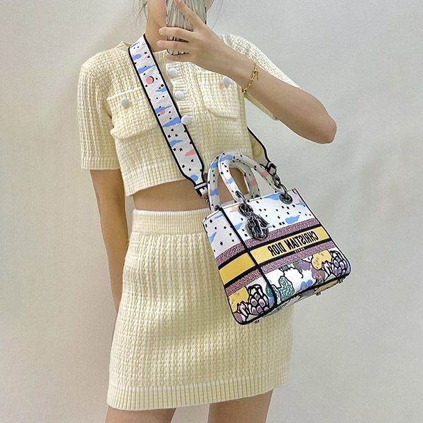 大人気！ディオール レディ D-ライト コピー ミディアムバッグ M0565NRVO_M941人気