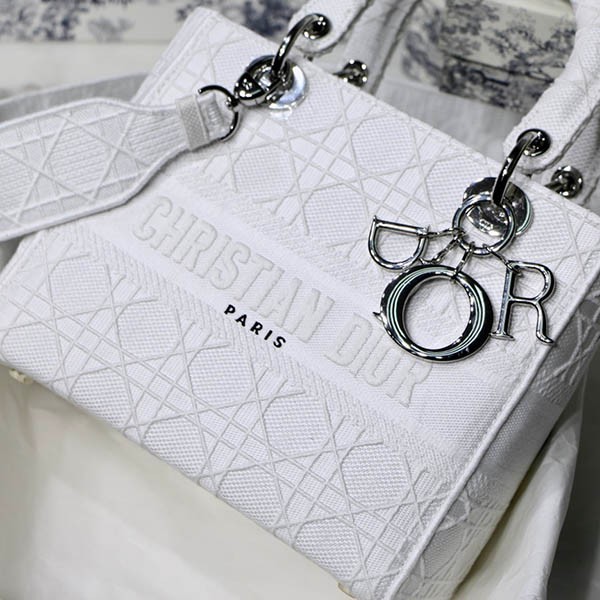 バイラ 付録 ディオール！中村アンさん愛用のMEDIUM LADY D-LITE BAG★ M0565PREY通販