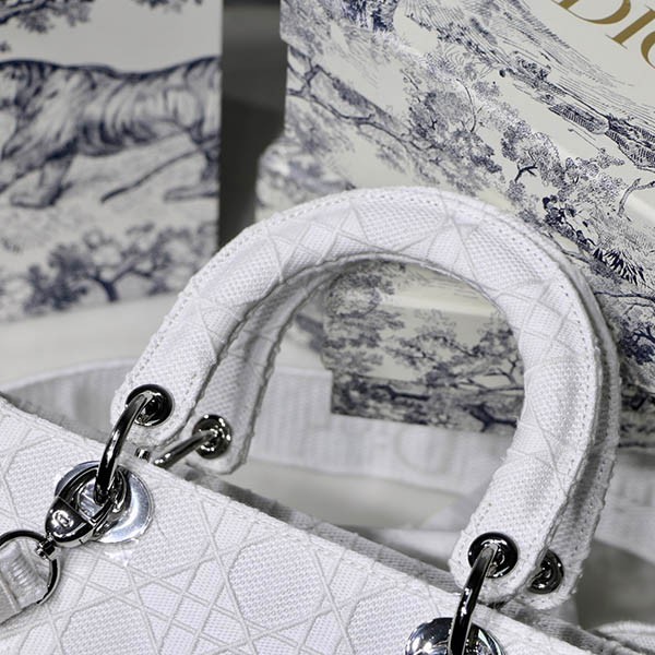 バイラ 付録 ディオール！中村アンさん愛用のMEDIUM LADY D-LITE BAG★ M0565PREY高い品質